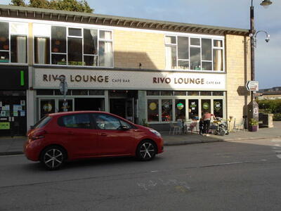 02 – 04 Rivo Lounge