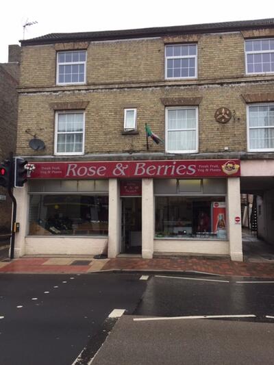 11 Queen Street, Rose And Berries