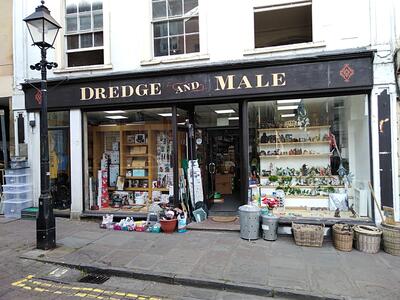 10 High Street  ,  Dredge & Male