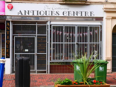 E210 Eastbourne Antiques Centre